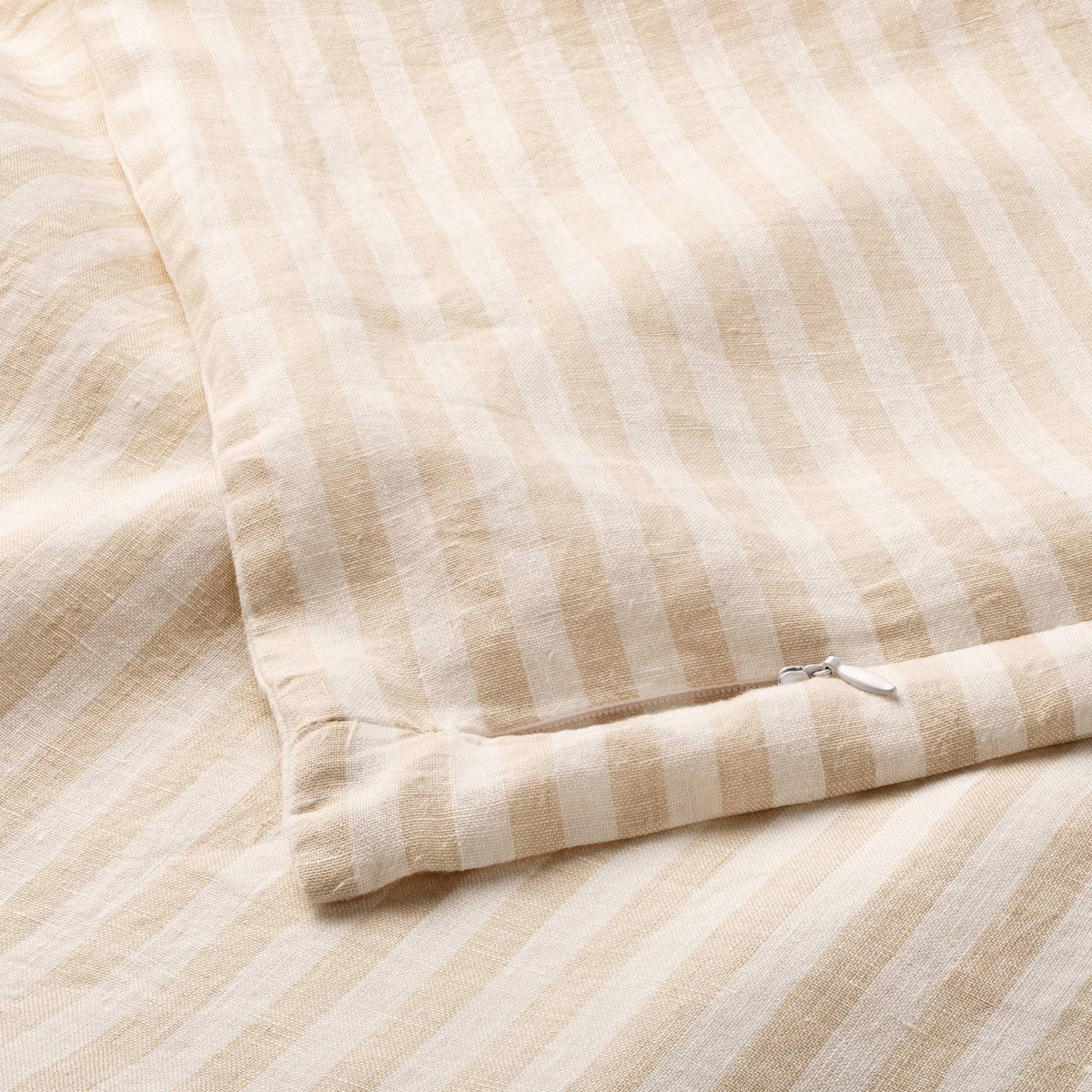 White/Natural Stripe Duvet and Sham Set A9313