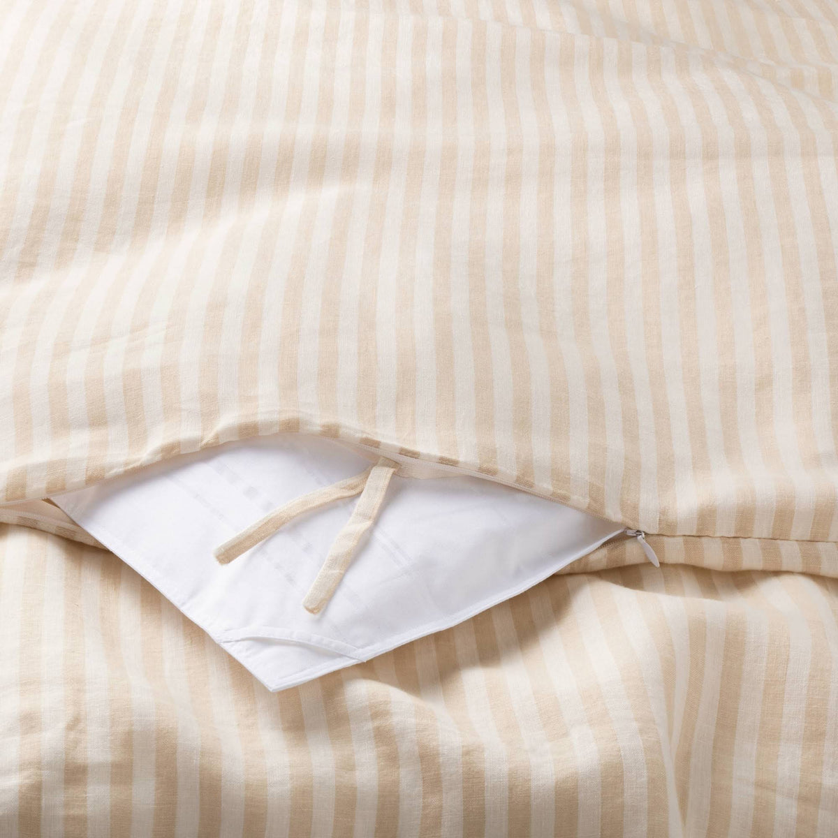 White/Natural Stripe Duvet and Sham Set A9313