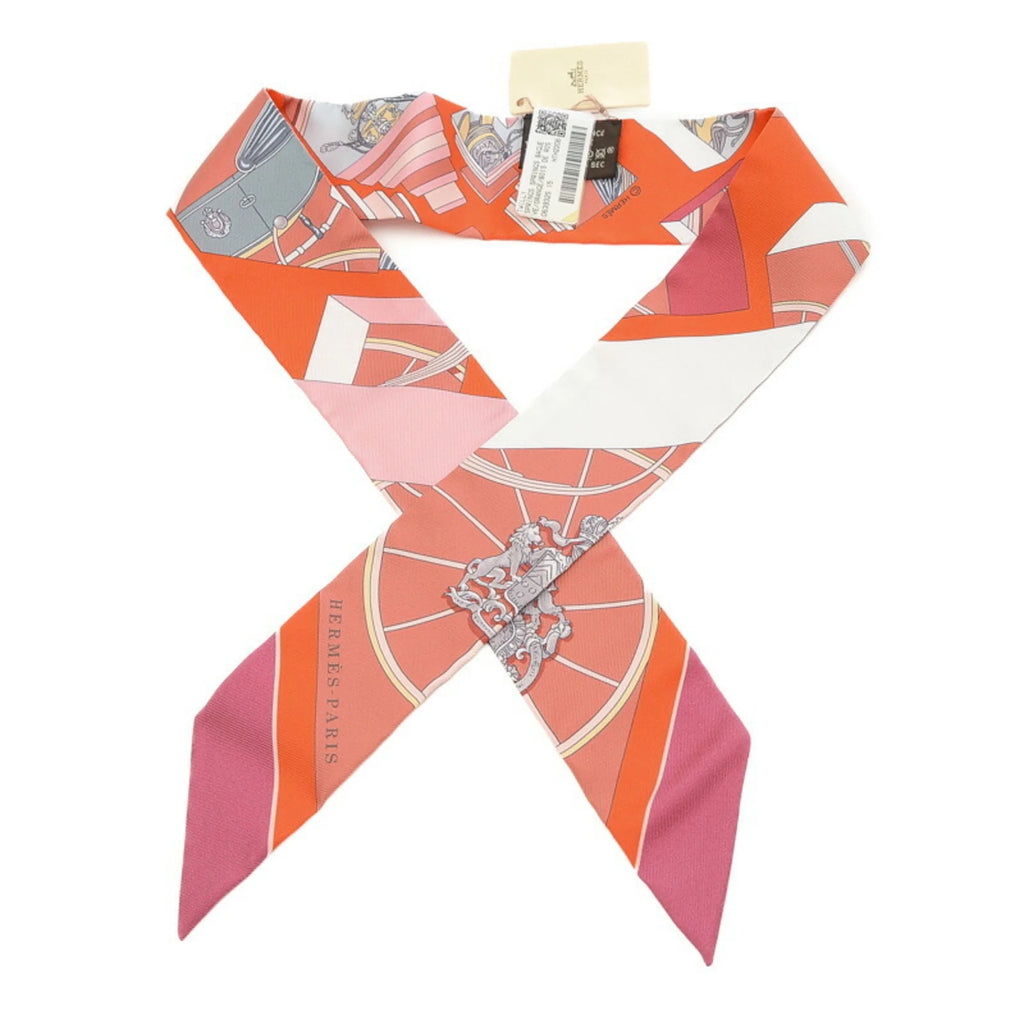 Pre-Owned 100% Silk Scarf C9384
