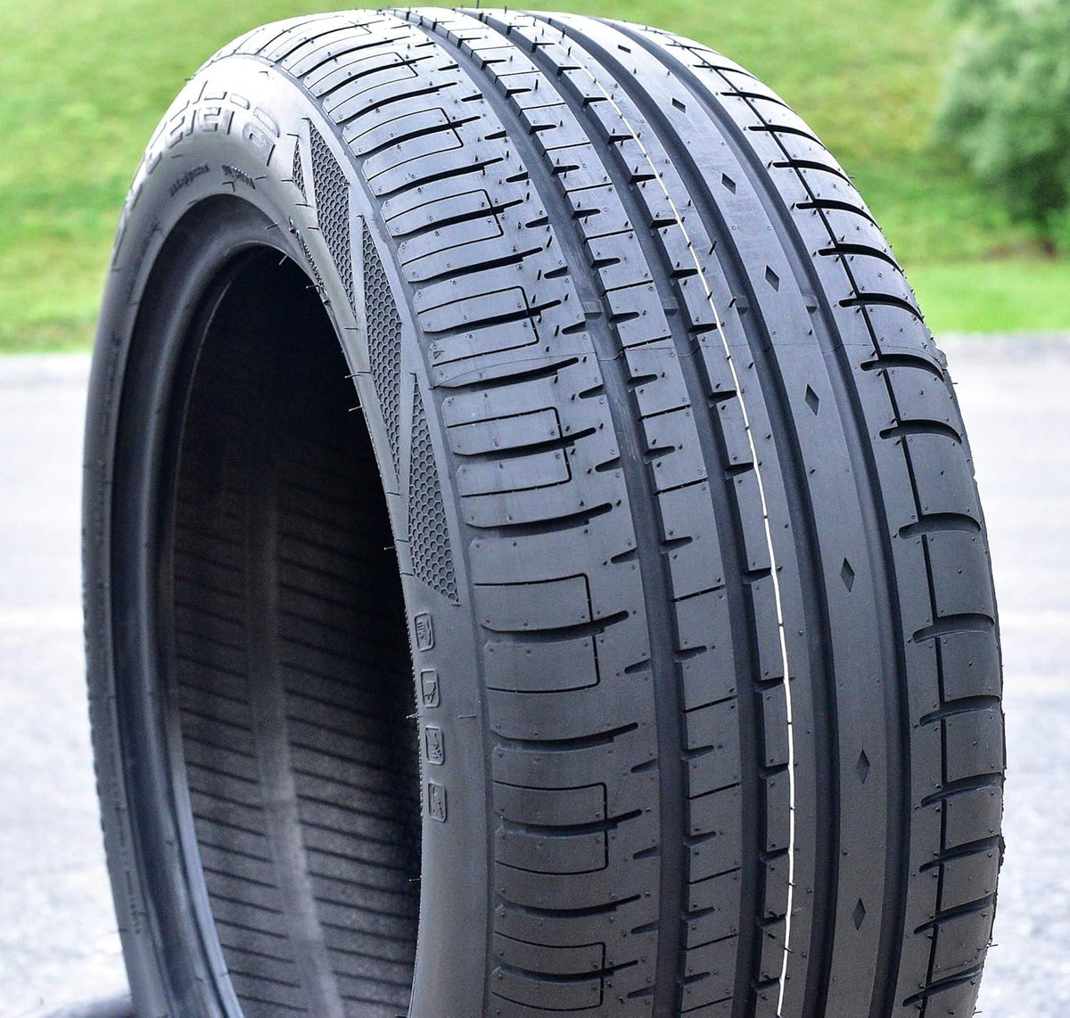Set of 4 All-Season High Performance Radial Tires 245/35R18 C722