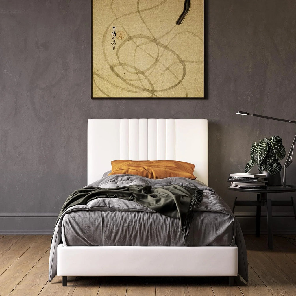 White Faux Leather Upholstered Platform Bed With Tufted Headboard C834