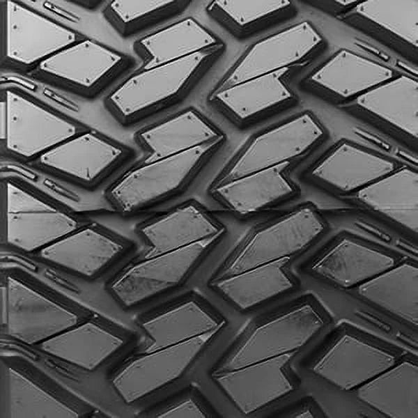 295/60R20 All-Season Light Truck Tire P152804