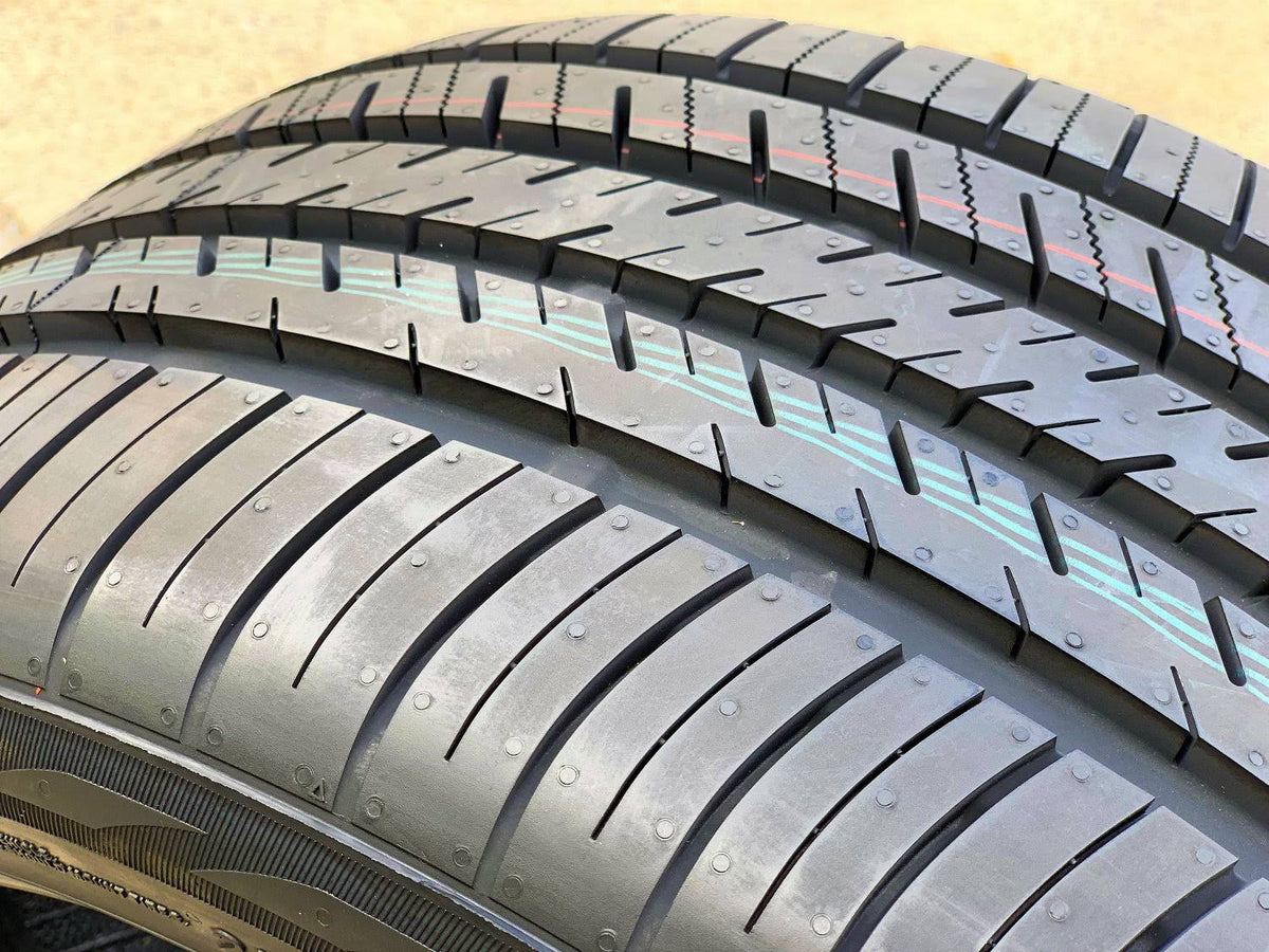 285/25R20 93W XL High Performance All Season Tire E818018