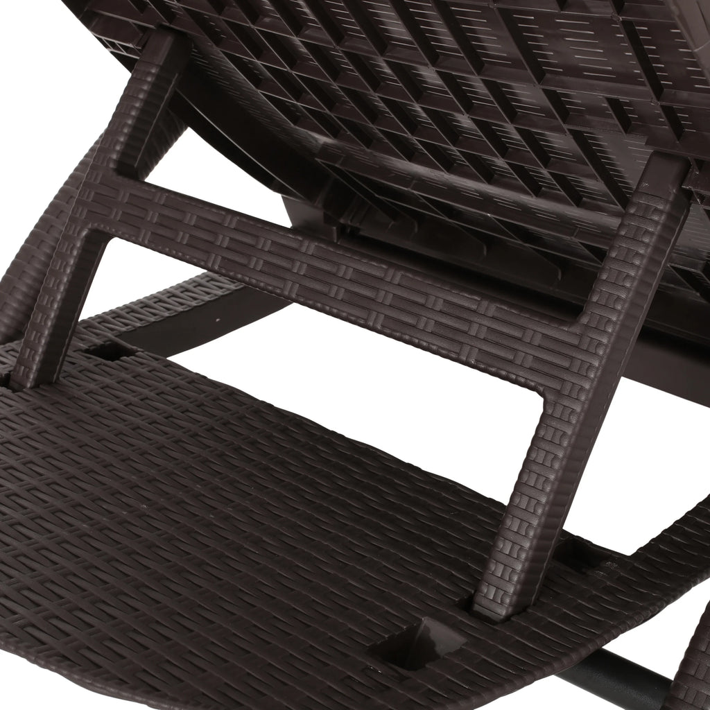 Dark Brown Faux Wicker Chaise Lounges Set of 2 O79167