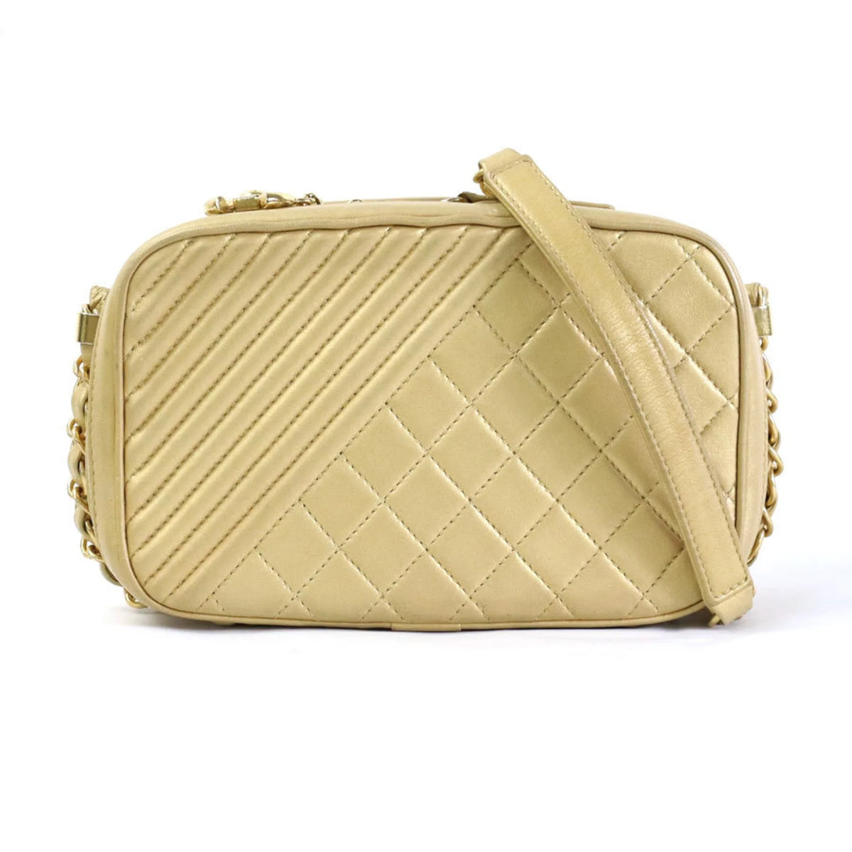 Pre-Owned Matelasse Leather Shoulder Bag Y653992